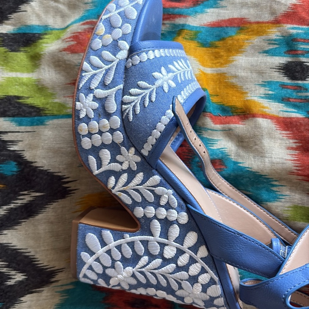 Aldo Flower Wedge Heels - Size 7.5 - Picture 6 of 8